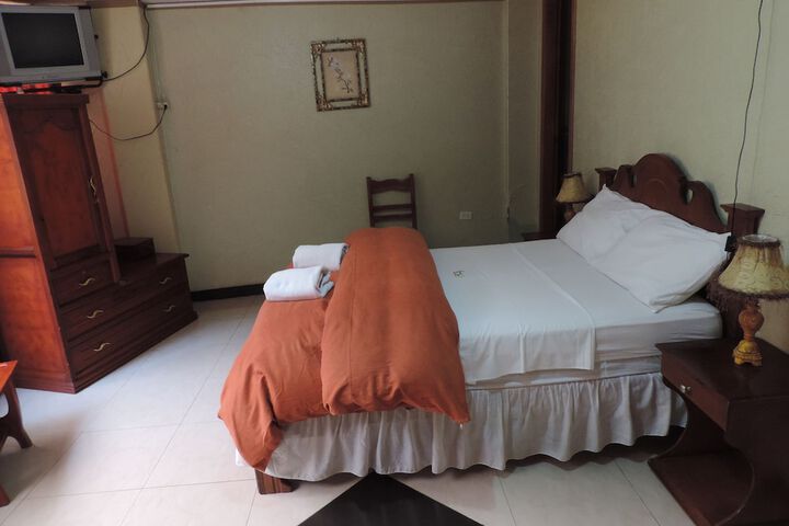 Room 3 of 17