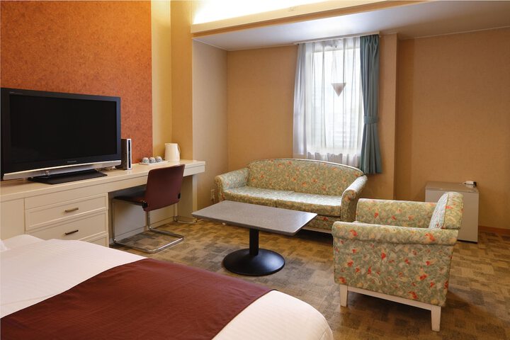 Room 26 of 122
