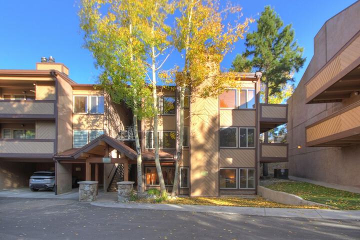 THE LIFT B8 3 BEDROOM CONDO BY REDAWNING
