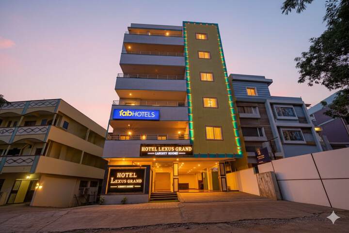 Fabhotel Lexus Grand