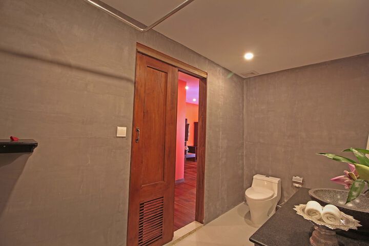 Room 48 of 106