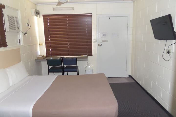 Room 4 of 56