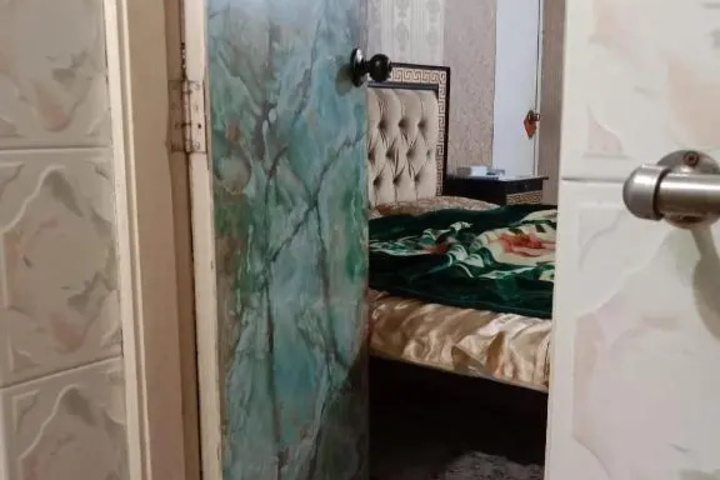 Room 8 of 10