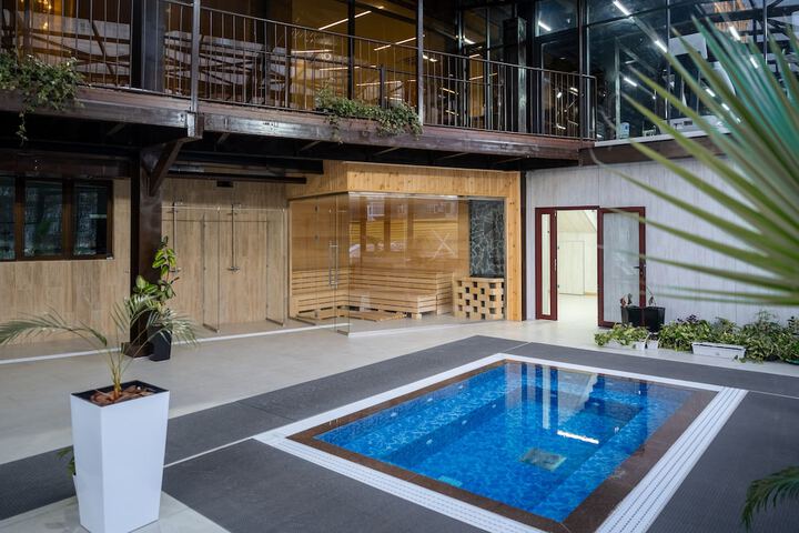 Pool 93 of 116