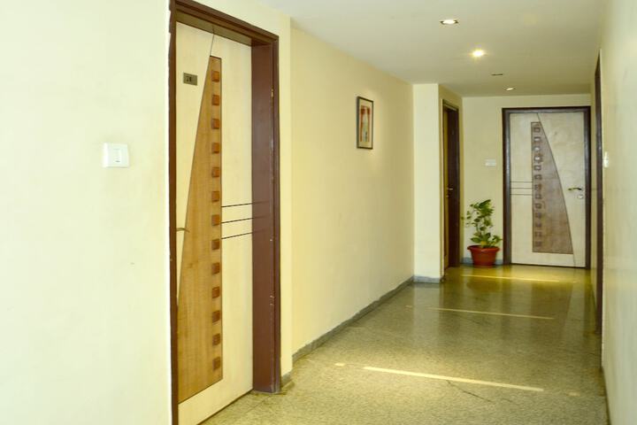 Ballroom/Hall 29 of 30