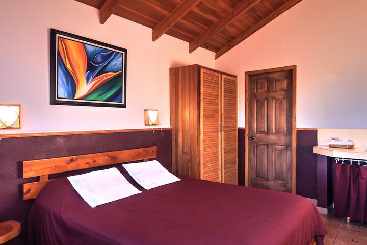 Room 6 of 34