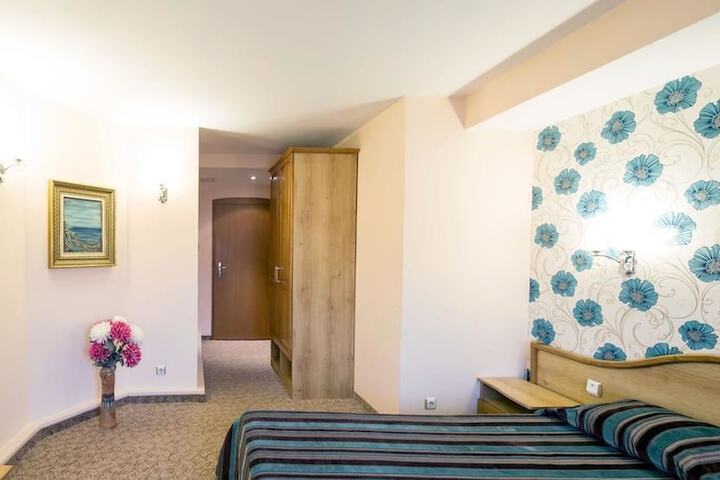 Room 17 of 72