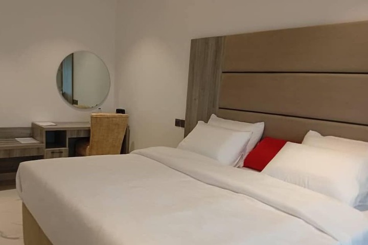 Room 7 of 49