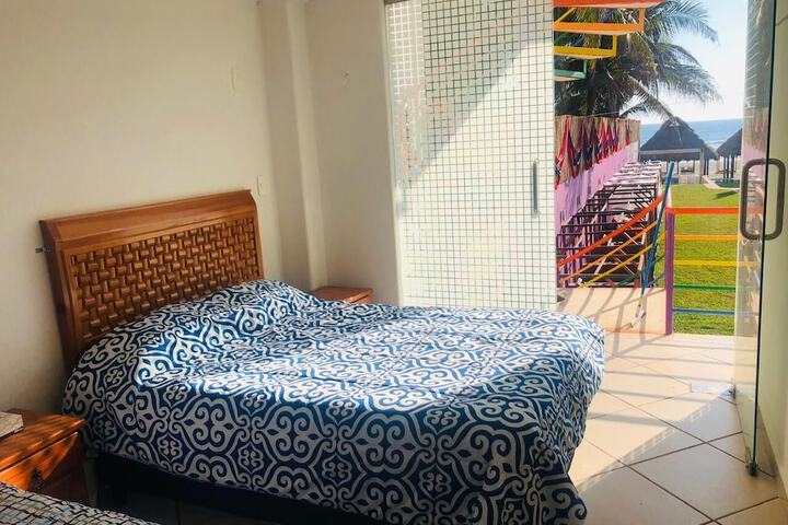 Room 13 of 28