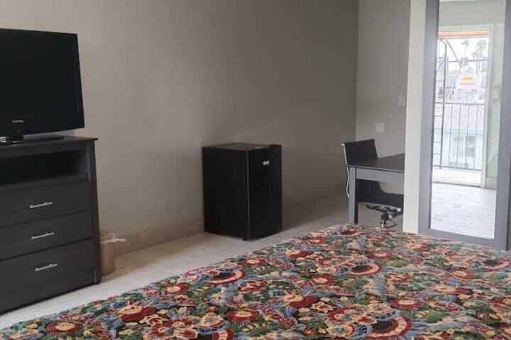 Room 5 of 37