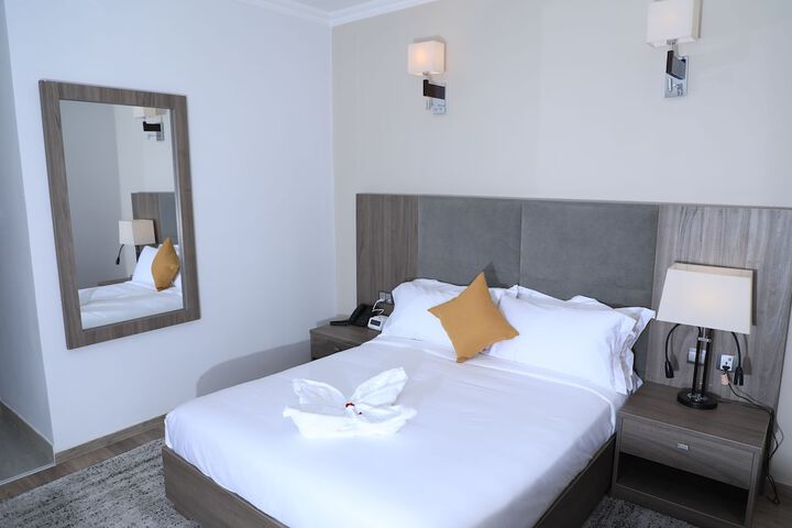 Room 8 of 60