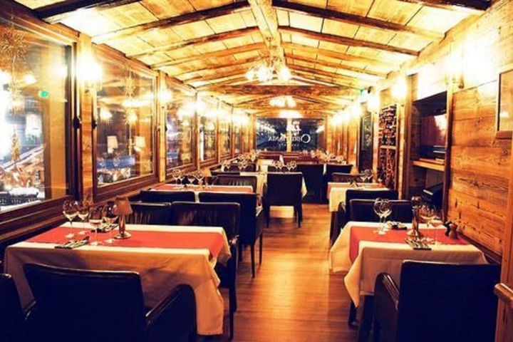 Dining 54 of 60