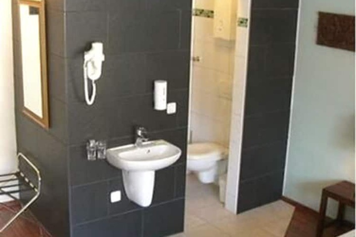 Room 12 of 17