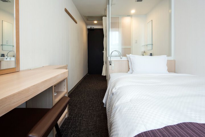 Room 12 of 49