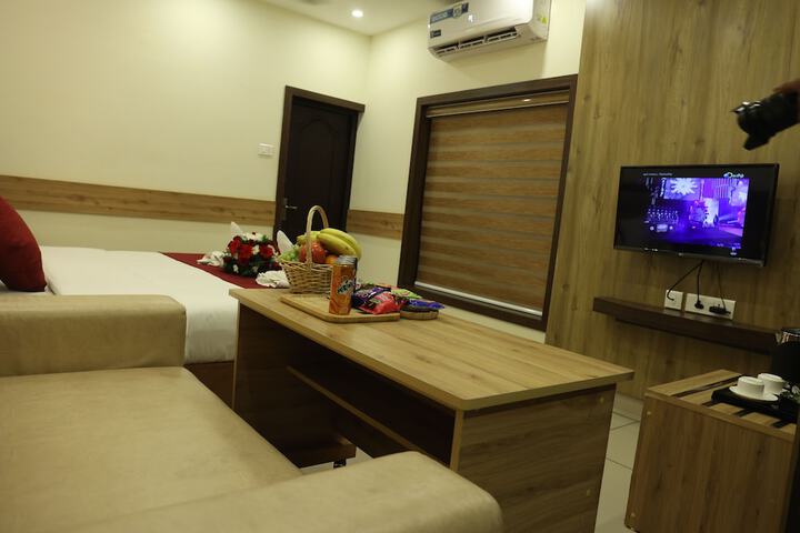 Room 27 of 63