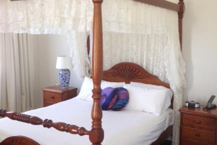 Room 16 of 32
