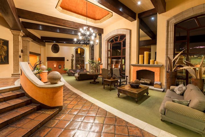Guest Lobby