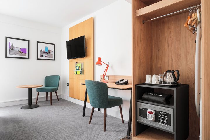 Room 47 of 130