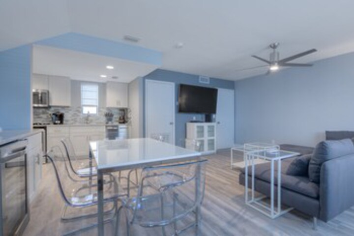 Opulent Blue #3 - Only 50 Feet to Sand - Sleeps 6 in Jacksonville Beach, FL