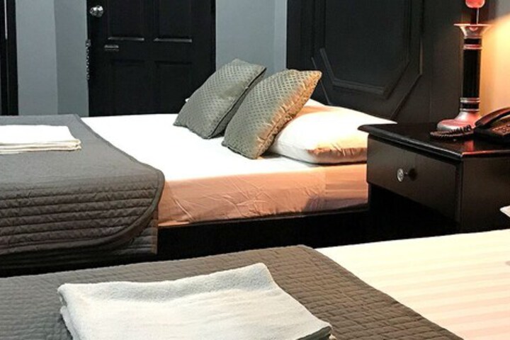 Room 4 of 32