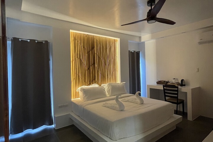 Room 6 of 145