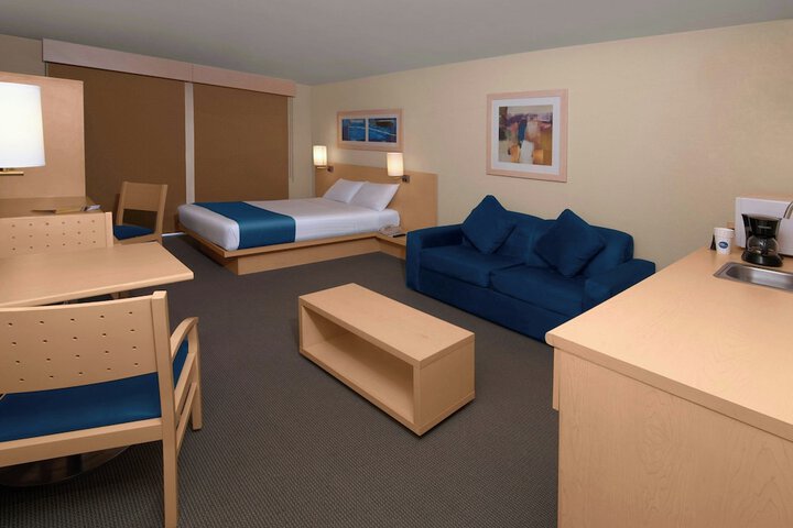 Room 18 of 44