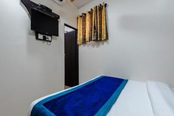 Room 6 of 22