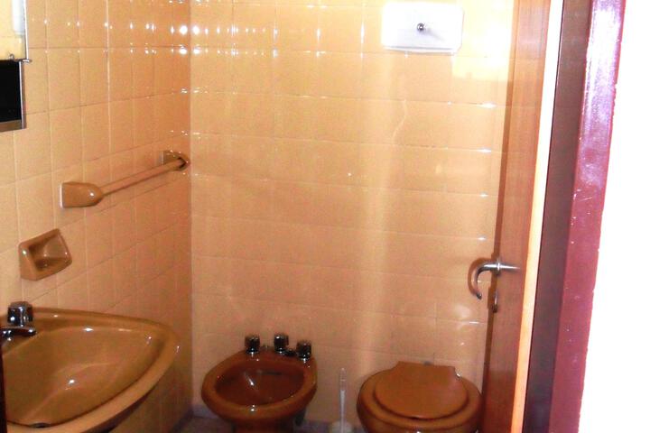Room 2 of 18