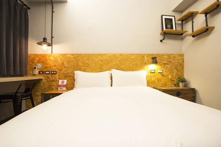 Room 18 of 85
