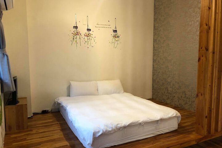 Room 12 of 82