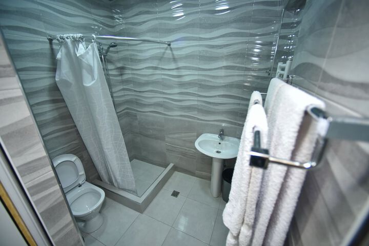 Room 16 of 25