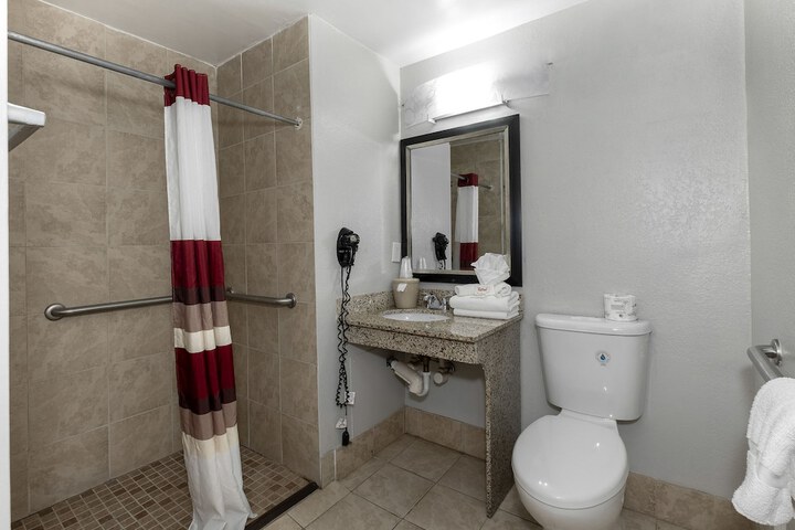Room 18 of 25