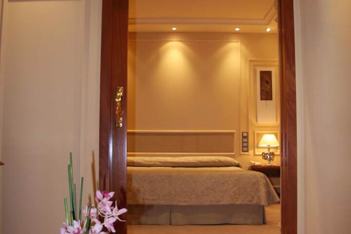 Room 4 of 44