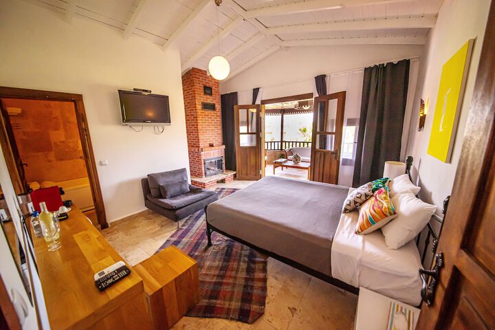 Room 10 of 90