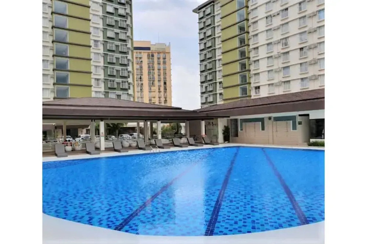 Pool 10 of 14