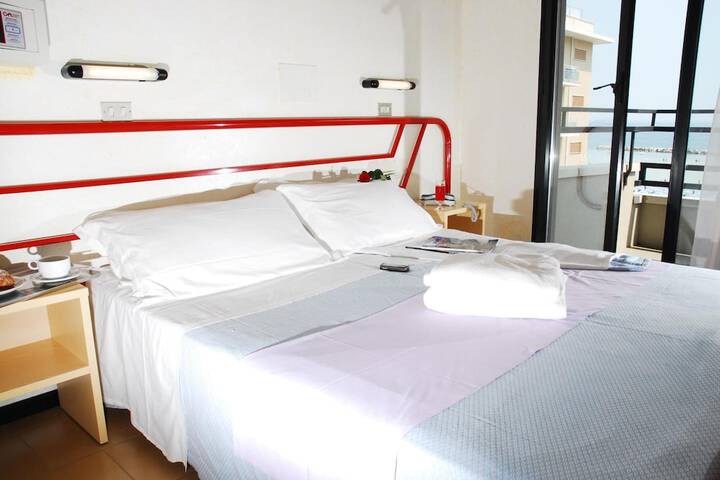 Room 15 of 50