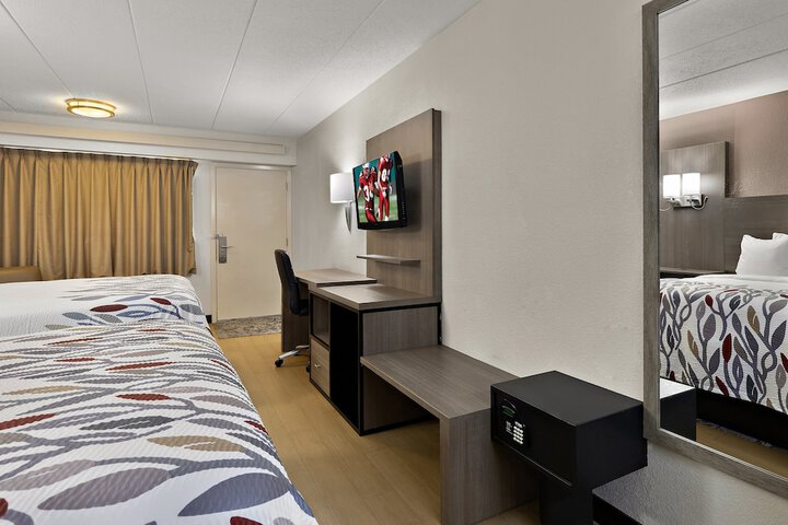 2 Double Beds (3 of 9)