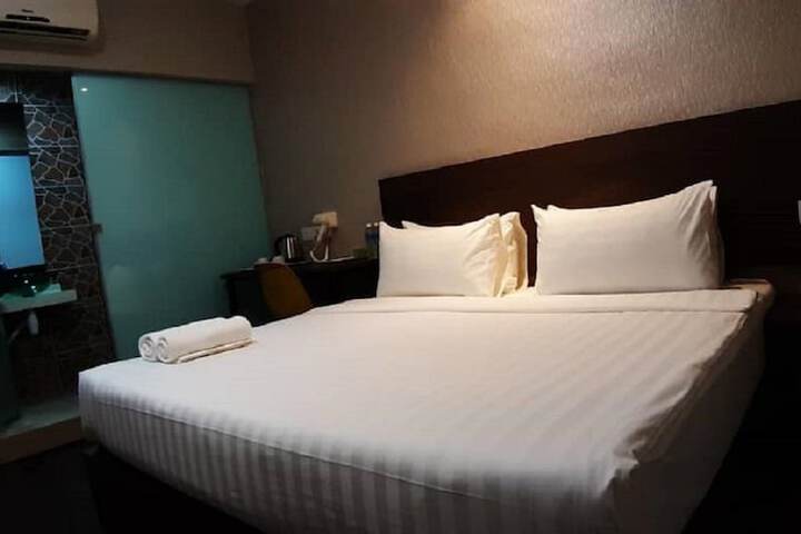 Room 6 of 138