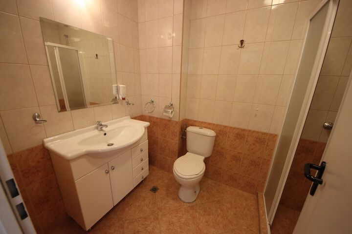 Room 118 of 177