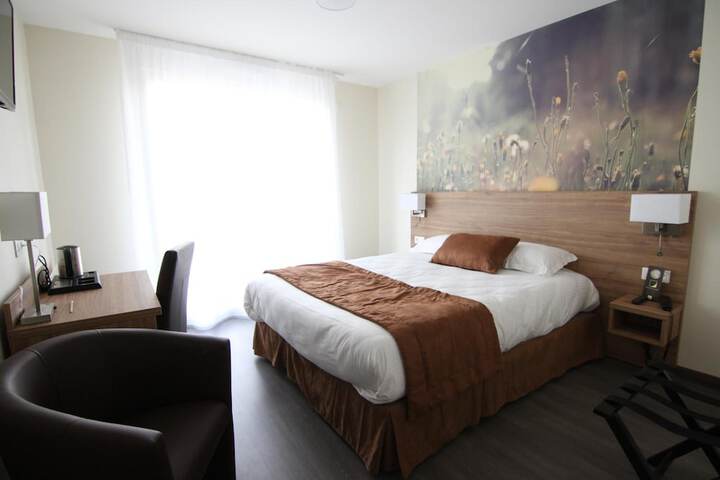 Room 28 of 62