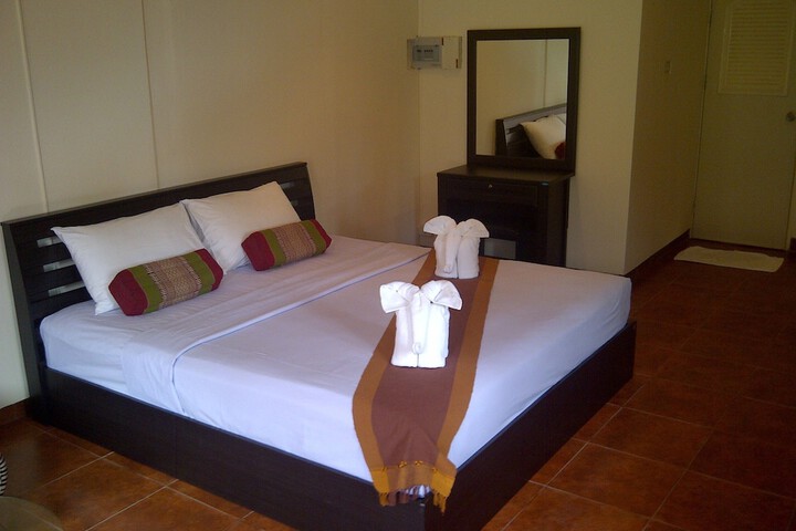 Room 4 of 40