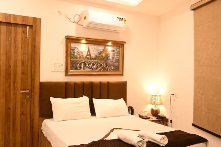 Room 34 of 86