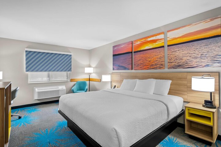 Room 10 of 41
