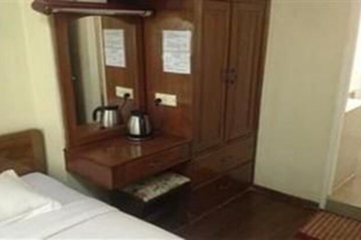 Room 25 of 39