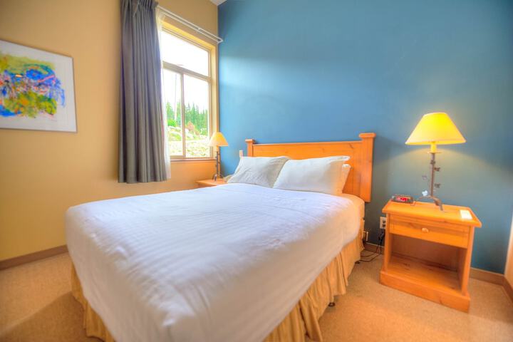 Room 3 of 37