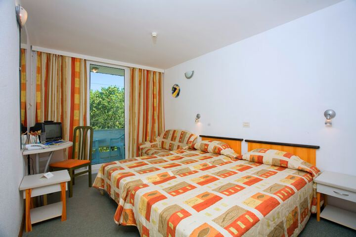 Room 2 of 19
