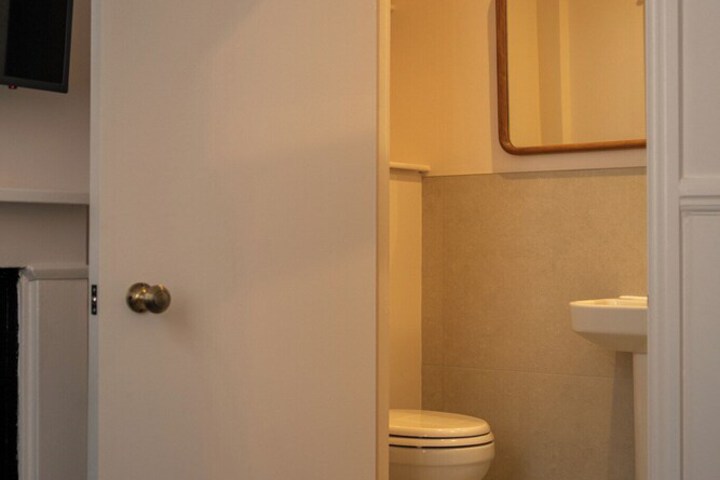 Room 96 of 123