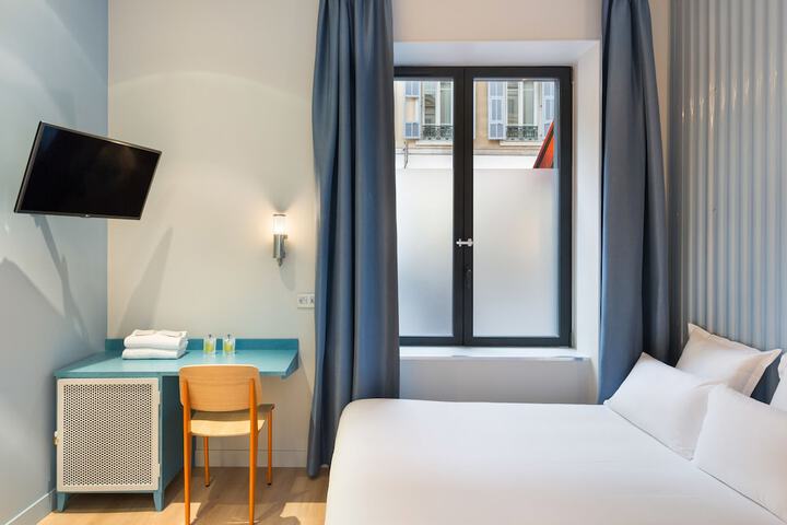 Room 10 of 62
