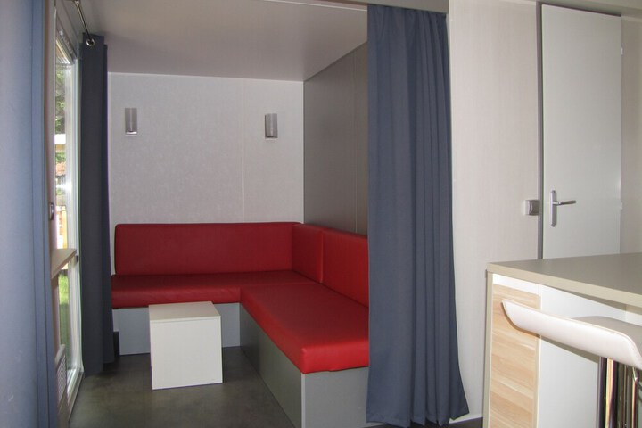 Room 10 of 72