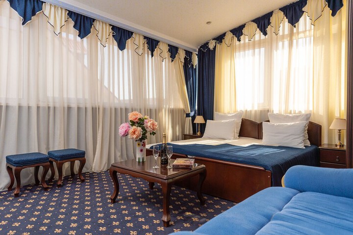 Room 12 of 51